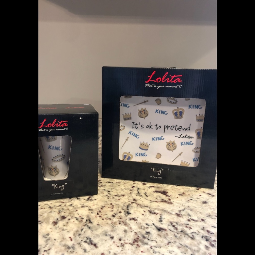 Never been used Lolita , king dish set